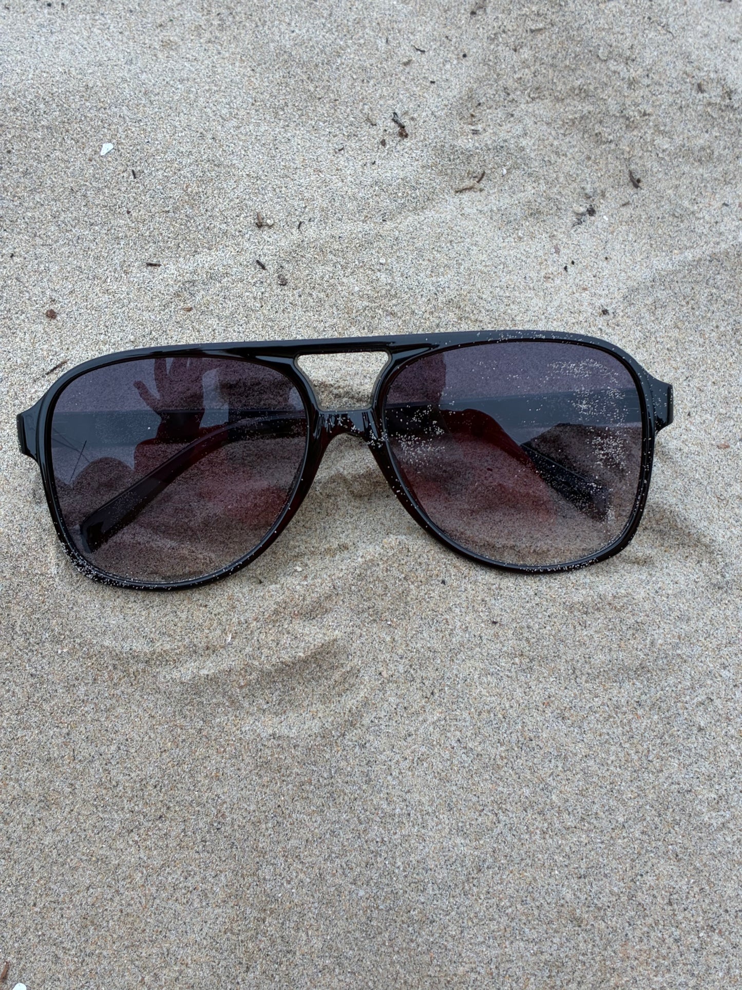 Coastal Cool Sunglasses 🖤