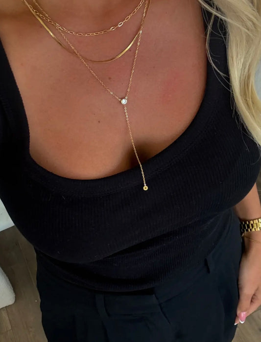 Apolena dangle necklace